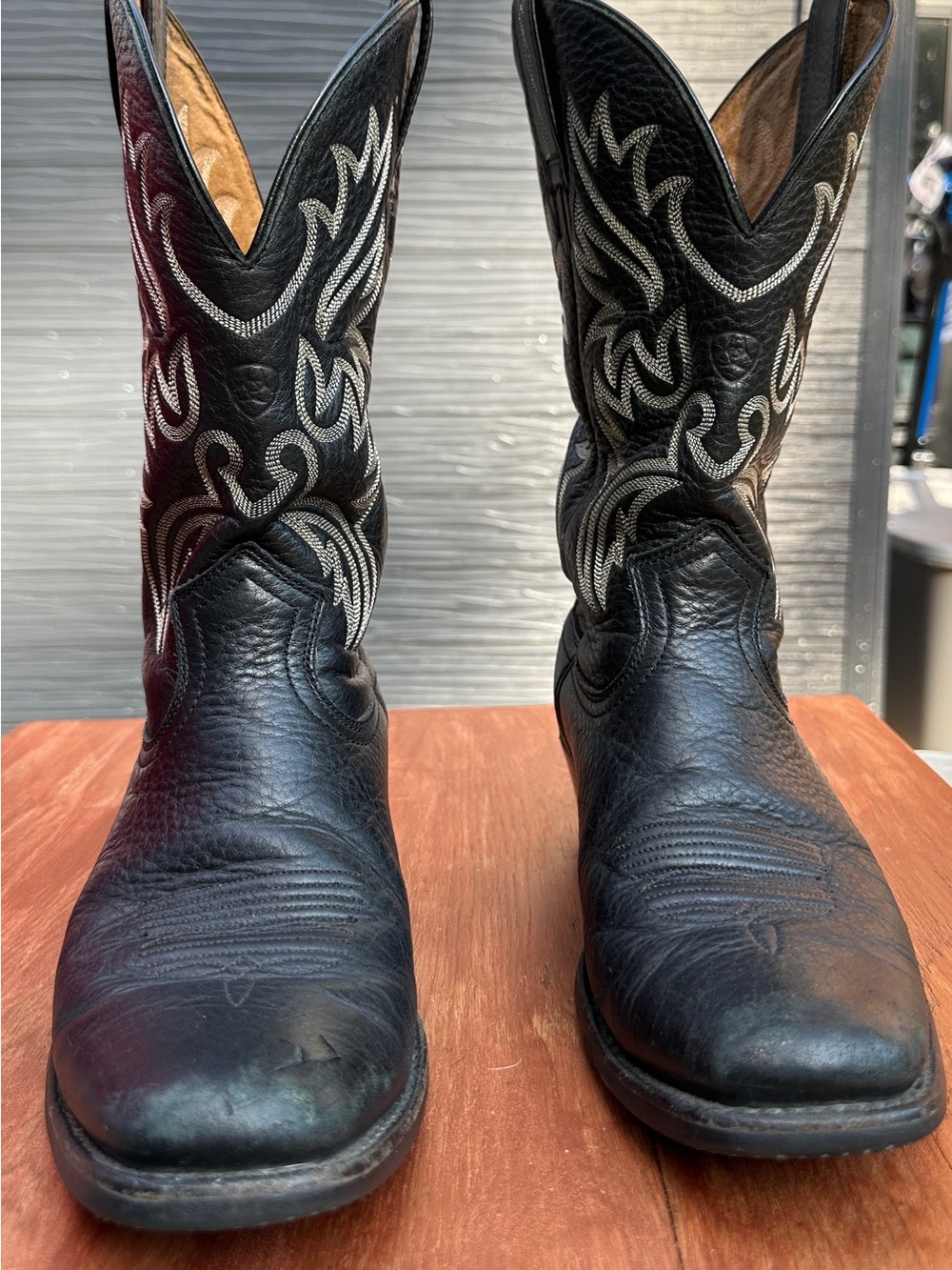 Ariat Men’s 9D Black Leather Western Work Boots Square Toe + Energy Max Insoles
